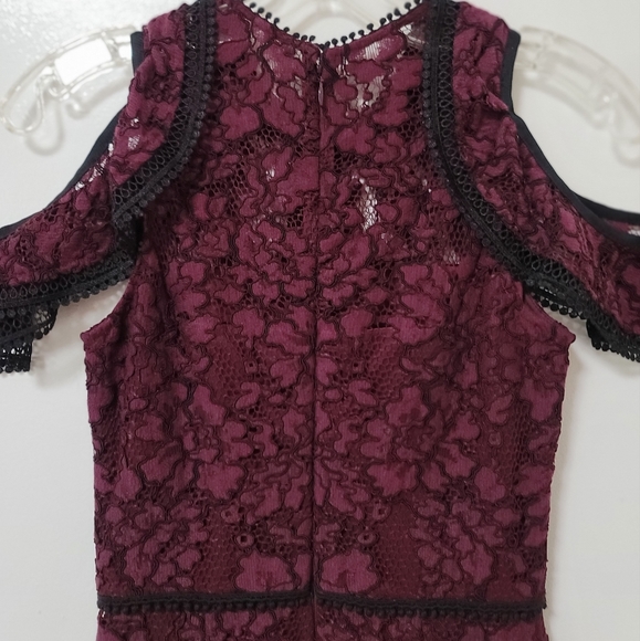 Alexis X Revolve Evie Lace Ruffle Midi Dress Burgundy Cold Shoulder Size XS - Picture 13 of 16